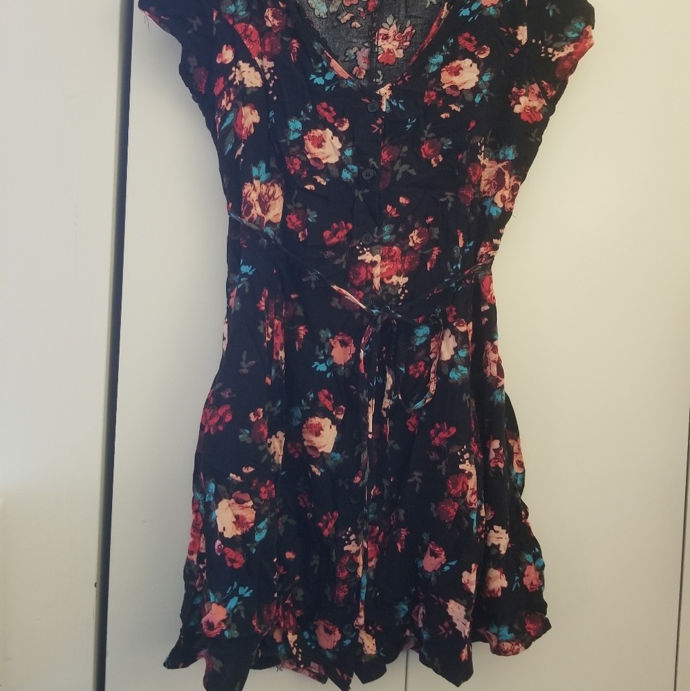 Dress - Picture 4 of 4